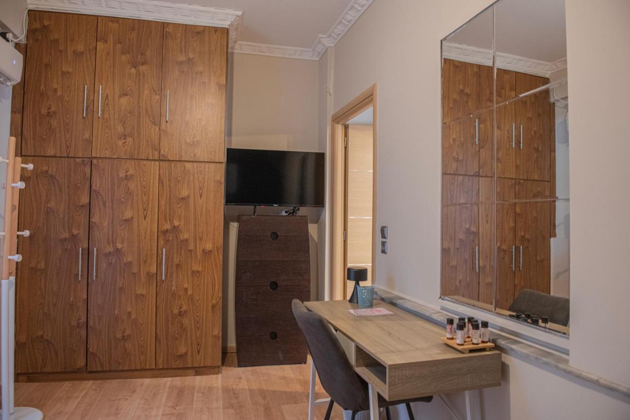 Urban Oasis, Stylish Short In Center Apartment