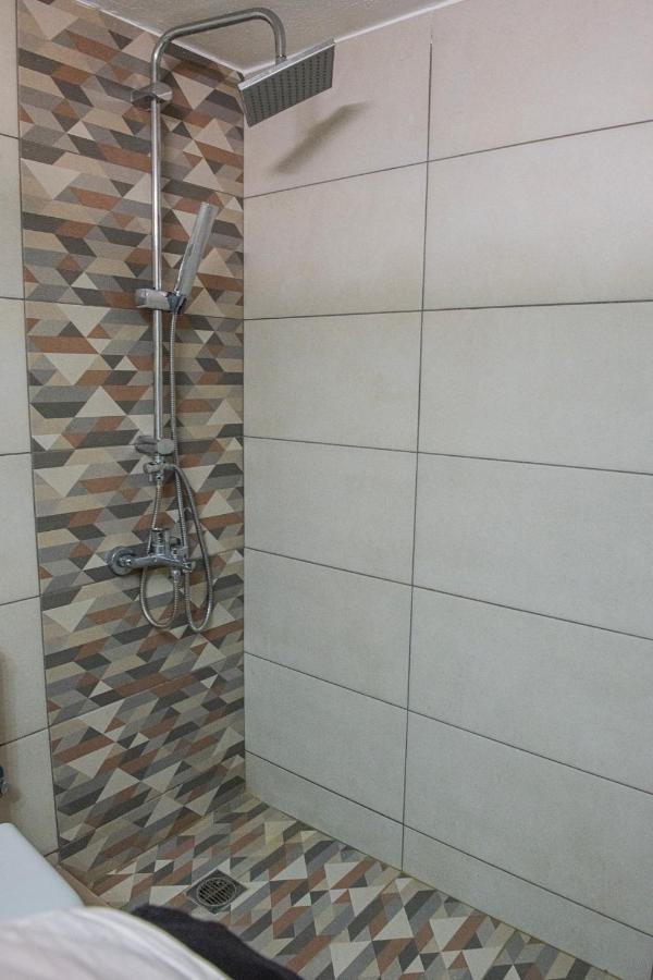 Urban Oasis, Stylish Short In Center Apartment Piraeus