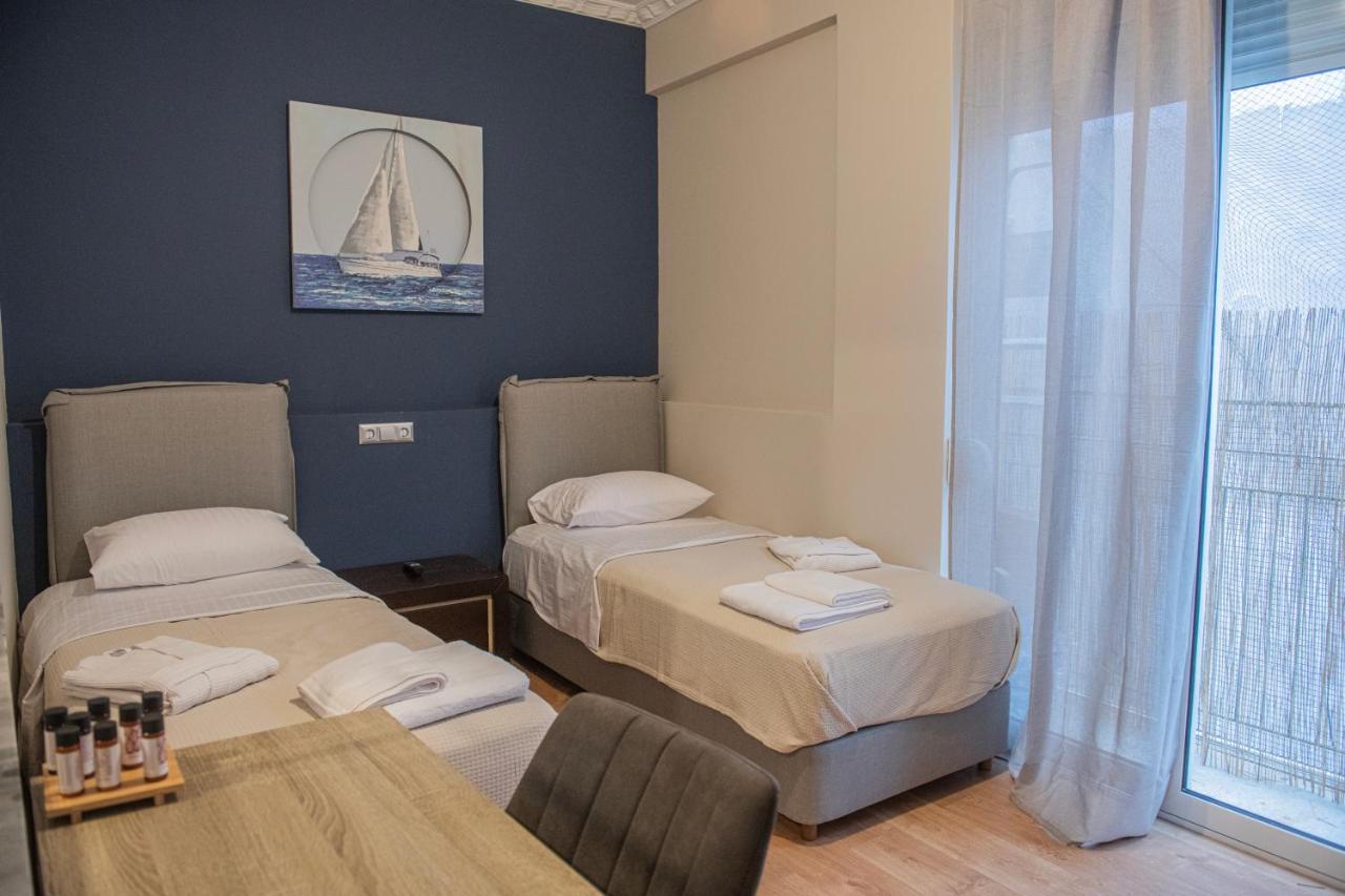 Urban Oasis, Stylish Short In Center Piraeus